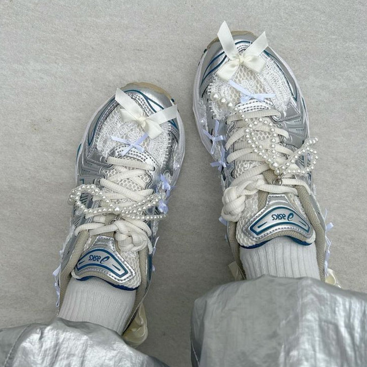 Přívěsek na tenisky Clean Girl